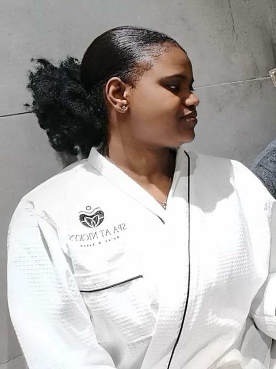 Nicky's Relaxing Spa Treatment 